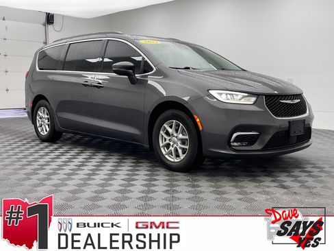 Used 2022 Chrysler Pacifica Touring-L FWD image 1