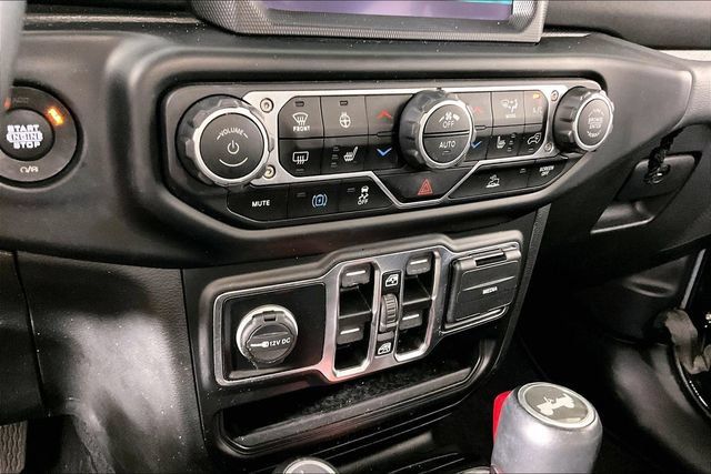 Used 2021 Jeep Wrangler Unlimited Sahara w/ Cold Weather Group AWD/4WD image 14