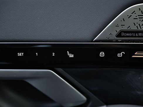 Used 2026 BMW 530i w/ Premium Package image 17