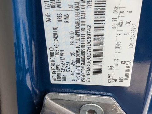 Used 2017 Ford Escape SE w/ Equipment Group 201A FWD image 19