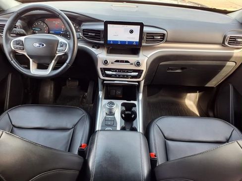 Certified 2023 Ford Explorer XLT w/ Equipment Group 202A image 10