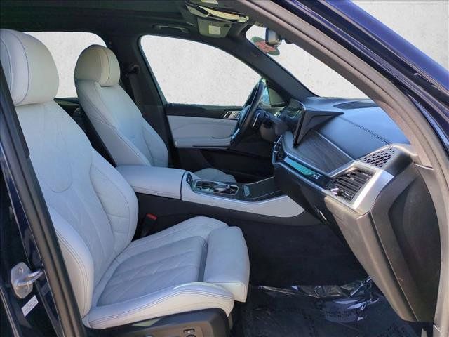 Used 2025 BMW X5 xDrive50e w/ Premium Package AWD/4WD image 22