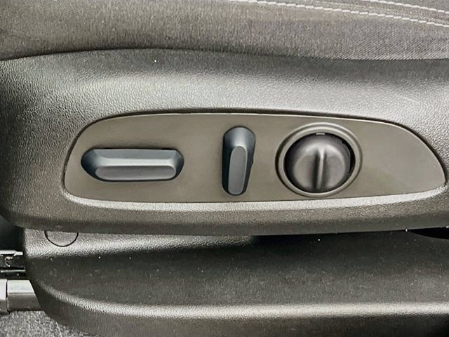 Used 2022 GMC Terrain SLE w/ Driver Convenience Package FWD image 11