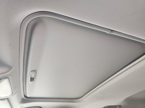 Used 2025 Toyota RAV4 XLE Premium FWD image 30