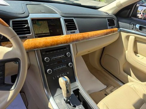 Used 2009 Lincoln MKS AWD image 22