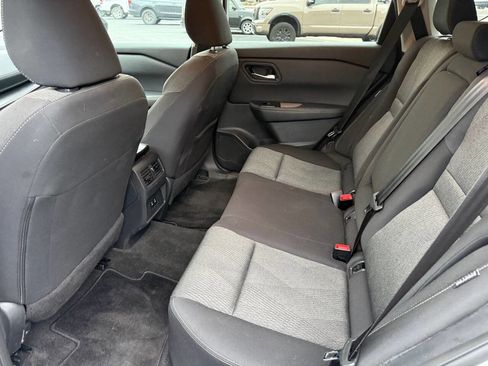 Used 2024 Nissan Rogue SV image 10