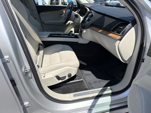 Used 2021 Volvo XC90 T8 Inscription Expression w/ Advanced Package AWD/4WD image 10