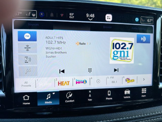Used 2025 Chrysler Pacifica Limited FWD image 19