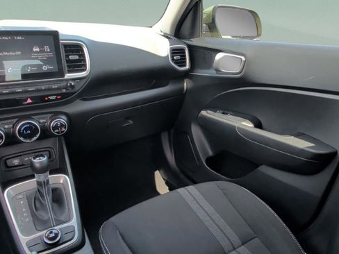 Used 2024 Hyundai Venue SEL FWD image 31