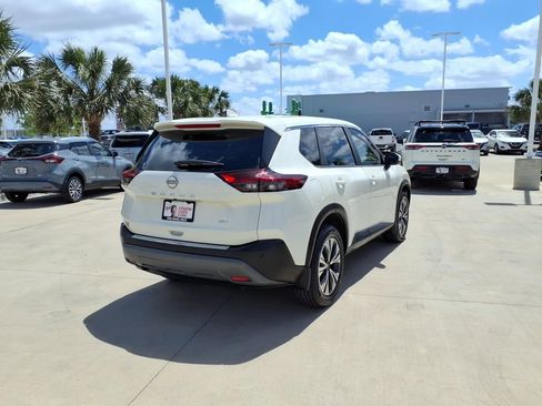Used 2023 Nissan Rogue SV image 6