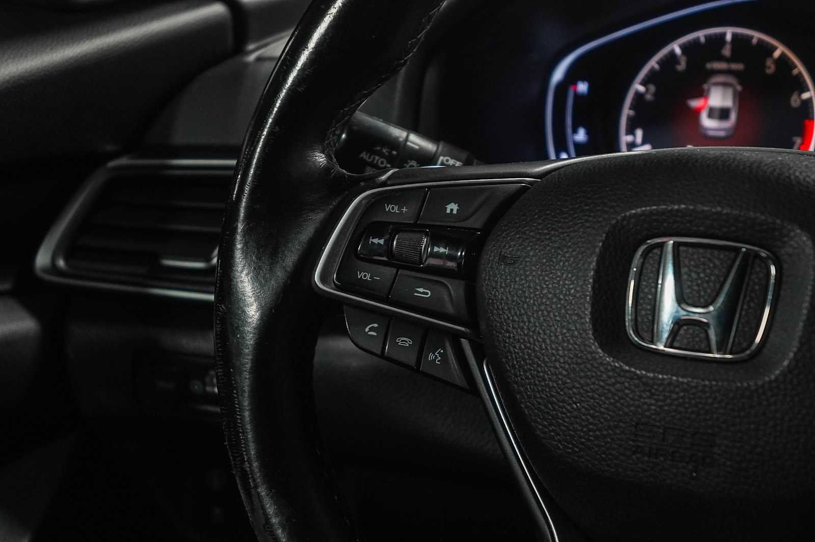 Used 2018 Honda Accord Sport image 16