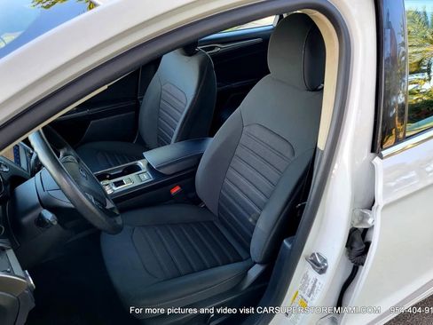 Used 2020 Ford Fusion SE image 22