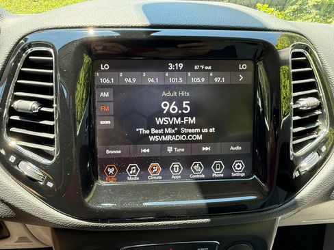 Used 2019 Jeep Compass Limited AWD/4WD image 20