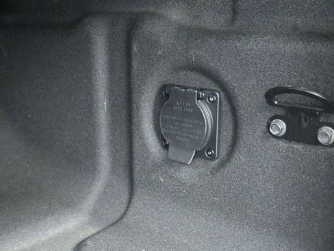 Used 2022 Nissan Frontier PRO-4X w/ Pro-4X Premium Package image 19