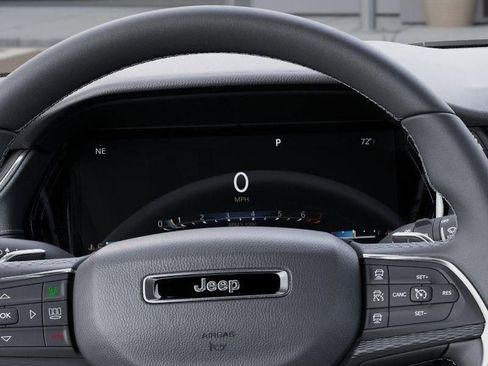 New 2025 Jeep Grand Cherokee Altitude AWD/4WD image 17