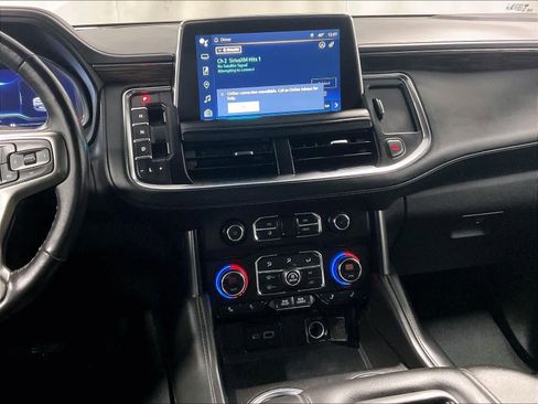 Used 2022 Chevrolet Suburban Z71 w/ Luxury Package image 19