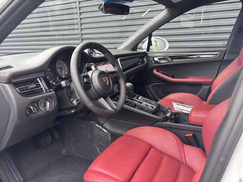 New 2026 Porsche Macan S image 10