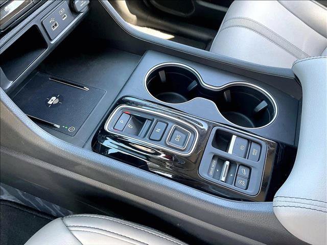 Used 2025 Honda Pilot Touring image 15