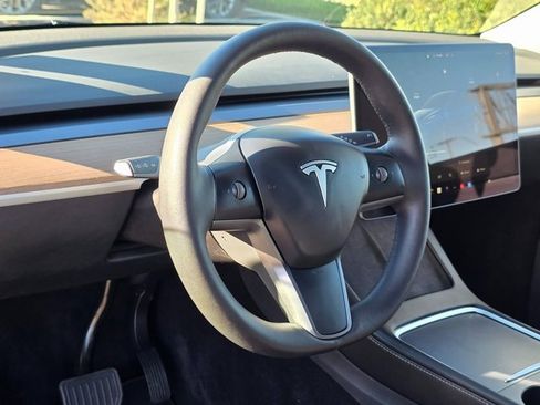 Used 2023 Tesla Model Y AWD image 14