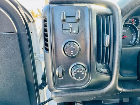 Used 2019 Chevrolet Silverado 2500 W/T w/ Snow Plow Prep Package image 35