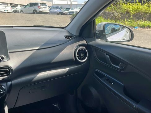Used 2023 Hyundai Kona SEL AWD/4WD image 23