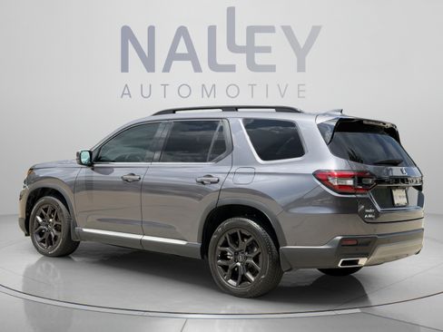 Used 2025 Honda Pilot Touring image 3