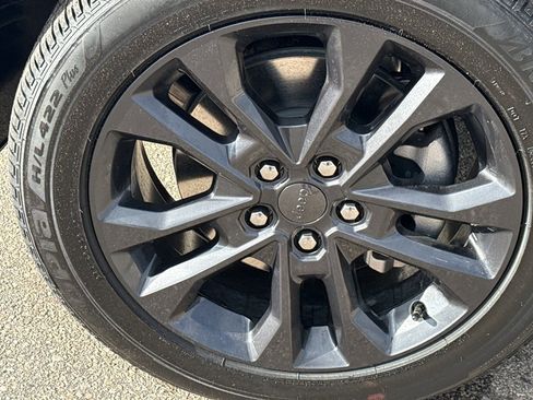 New 2026 Jeep Grand Cherokee L Limited image 8