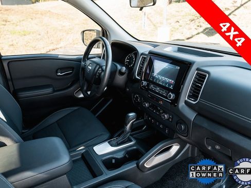 Used 2024 Nissan Frontier SV w/ Technology Package image 11