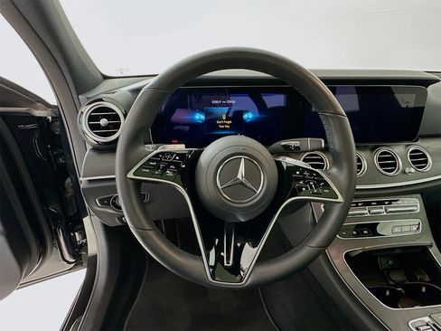 Used 2023 Mercedes-Benz E 450 4MATIC Sedan image 12