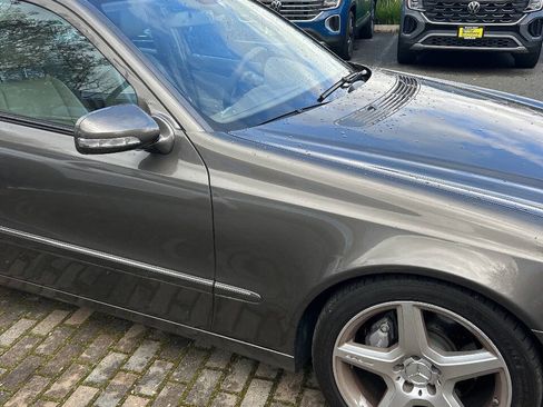 Used 2009 Mercedes-Benz E 350 Sedan image 23