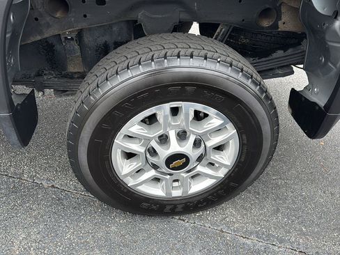 Used 2024 Chevrolet Silverado 2500 LT image 31