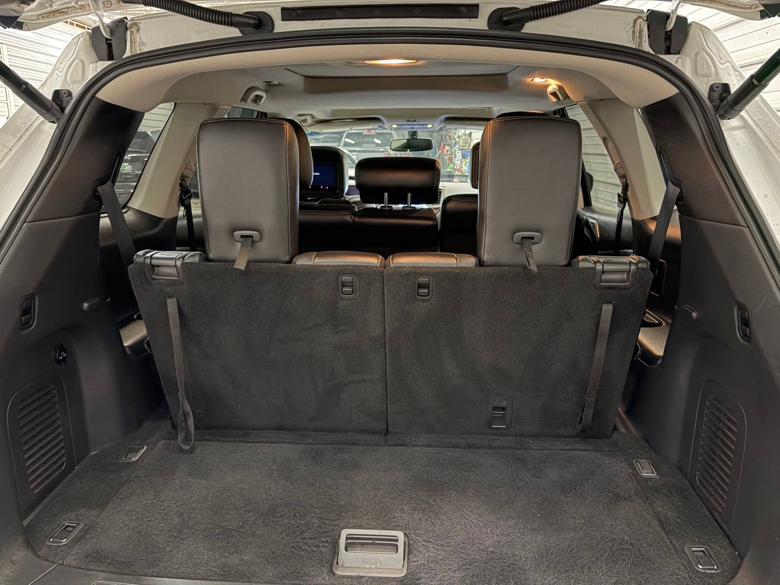 Used 2014 Nissan Pathfinder Platinum w/ Platinum Premium Package AWD/4WD image 36