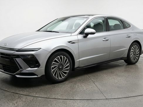 Used 2025 Hyundai Sonata SEL image 3