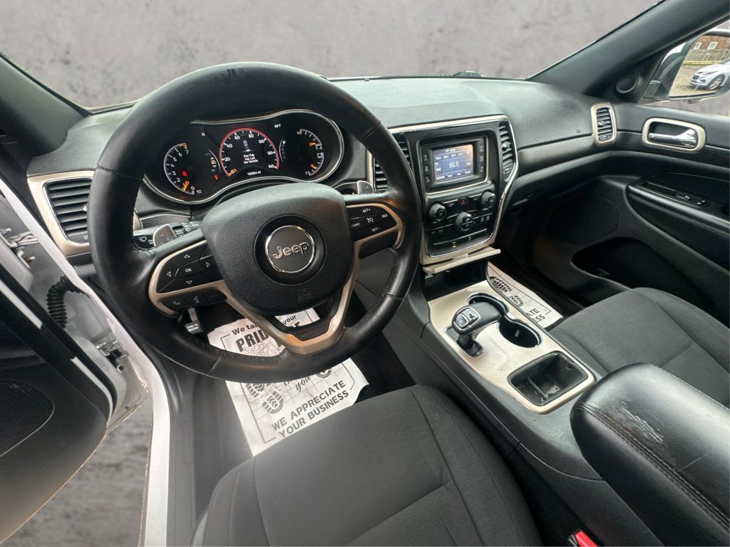 Used 2014 Jeep Grand Cherokee Laredo w/ Quick Order Package 23E AWD/4WD image 31