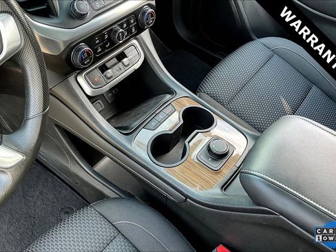 Used 2023 GMC Acadia SLE image 17