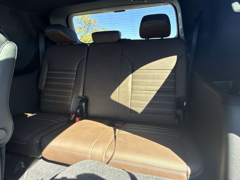 New 2026 GMC Acadia Denali Ultimate w/ LPO, Floor Liner Package AWD/4WD image 26