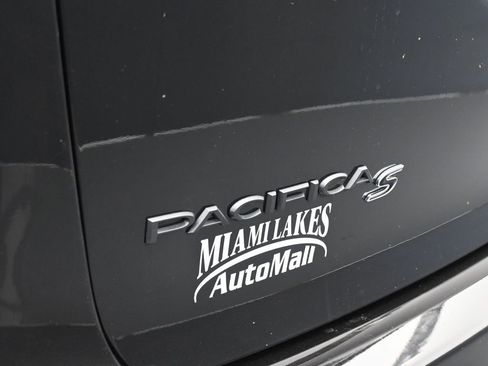 Used 2023 Chrysler Pacifica Limited w/ S Appearance Package image 34