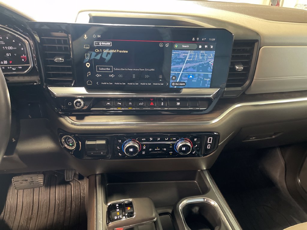 Used 2024 GMC Sierra 1500 SLT w/ SLT Premium Plus Package AWD/4WD image 17
