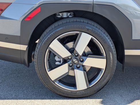 Used 2024 Hyundai Santa Fe Limited image 9