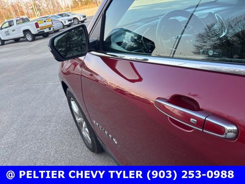 Used 2018 Chevrolet Equinox Premier image 10