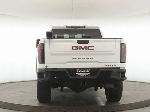 Used 2026 GMC Sierra 2500 AT4X image 11