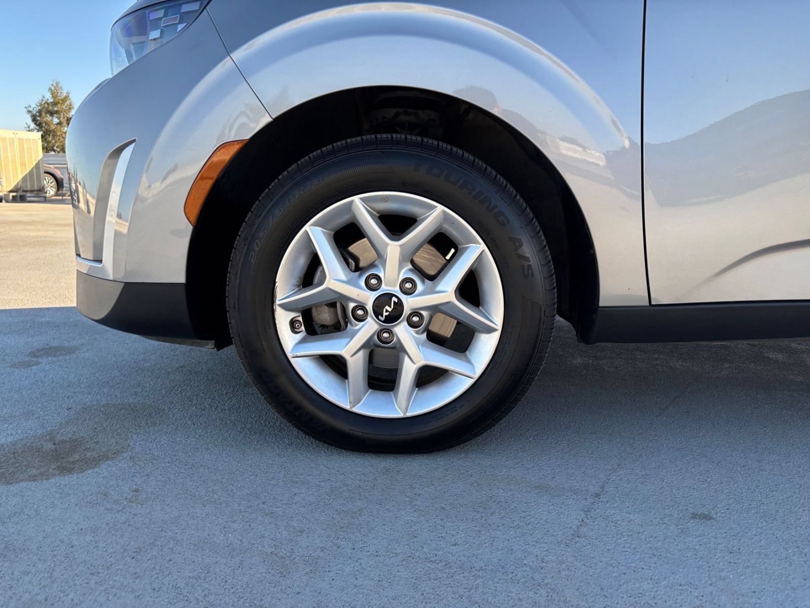 Used 2025 Kia Soul LX w/ LX Technology Package FWD image 27