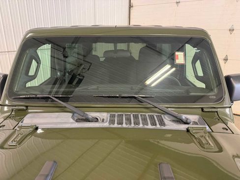 Used 2021 Jeep Wrangler Sport AWD/4WD image 14