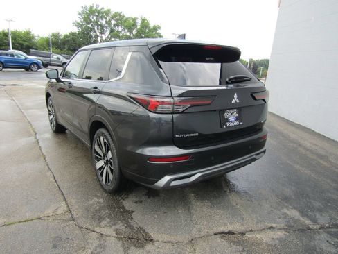 Used 2026 Mitsubishi Outlander SE FWD image 4