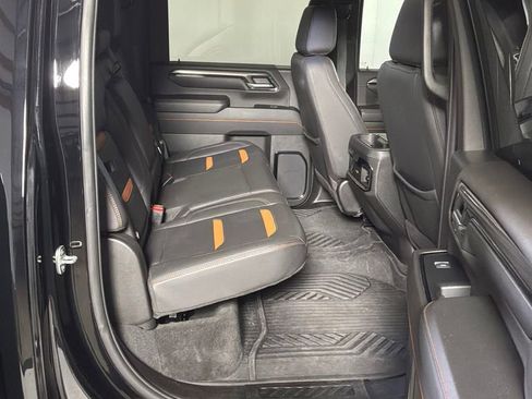 Used 2024 GMC Sierra 2500 AT4 w/ AT4 Premium Plus Package AWD/4WD image 17