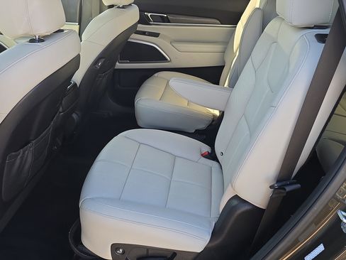 Used 2021 Kia Telluride EX w/ EX Premium Package image 16