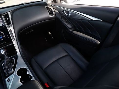 Used 2017 INFINITI Q50 Signature Edition w/ All Weather Package (L93) image 27