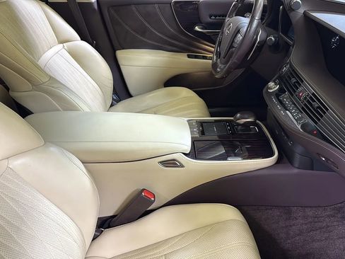Used 2019 Lexus LS 500 F Sport image 21