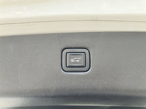 Used 2022 Chevrolet Blazer LT w/ Sound & Technology Package image 35