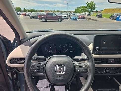 Used 2024 Honda HR-V LX image 12